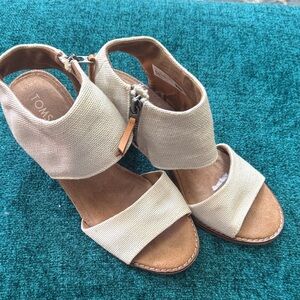 TOMS Women's Cream Sandals
